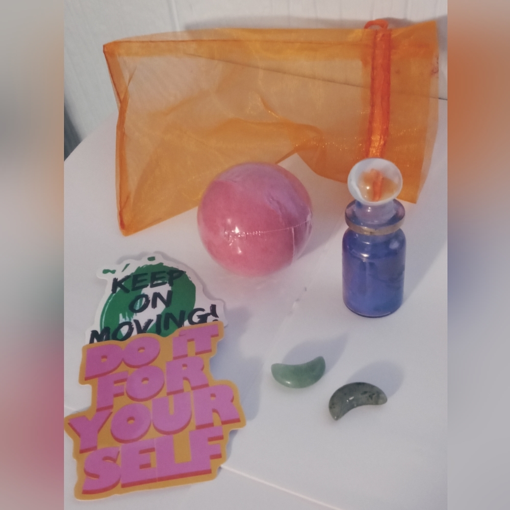 Mini candles / bath bombs